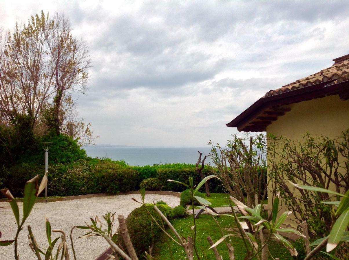 Residence Baia Vallugola Castel di Mezzo Exteriör bild